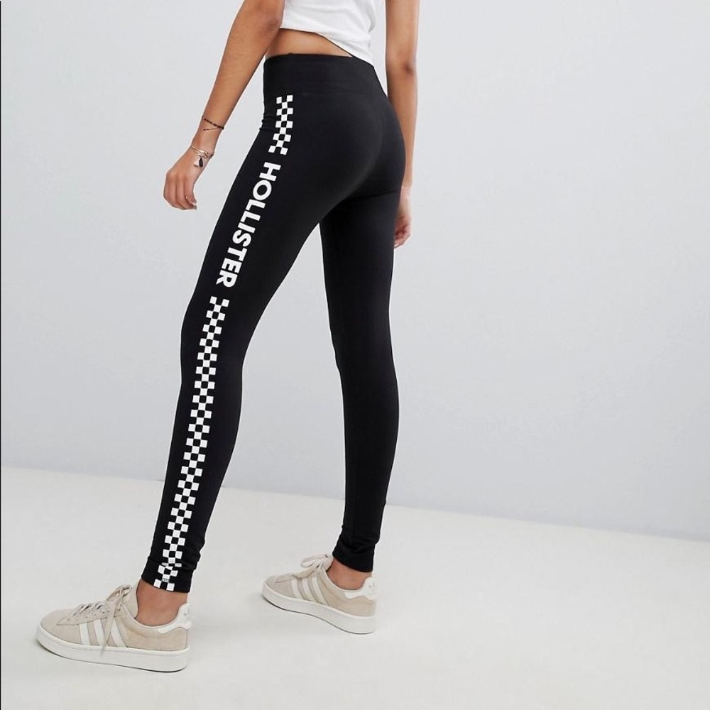 Hollister logo legging with checkered detail.